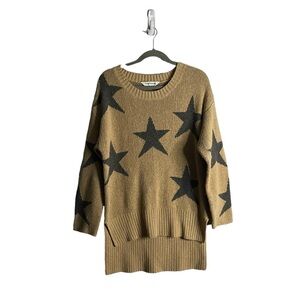 Davi & Dani Women's Tan Star Print Crewneck Sweater